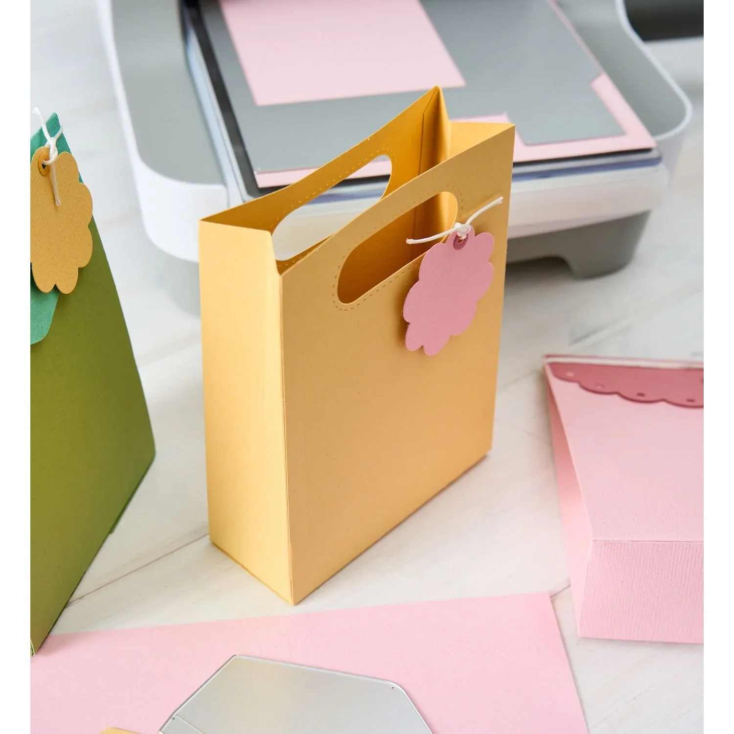 Sizzix Mini Catherine Pooler April'26 Complete Bundle (Save £20) - Image 6